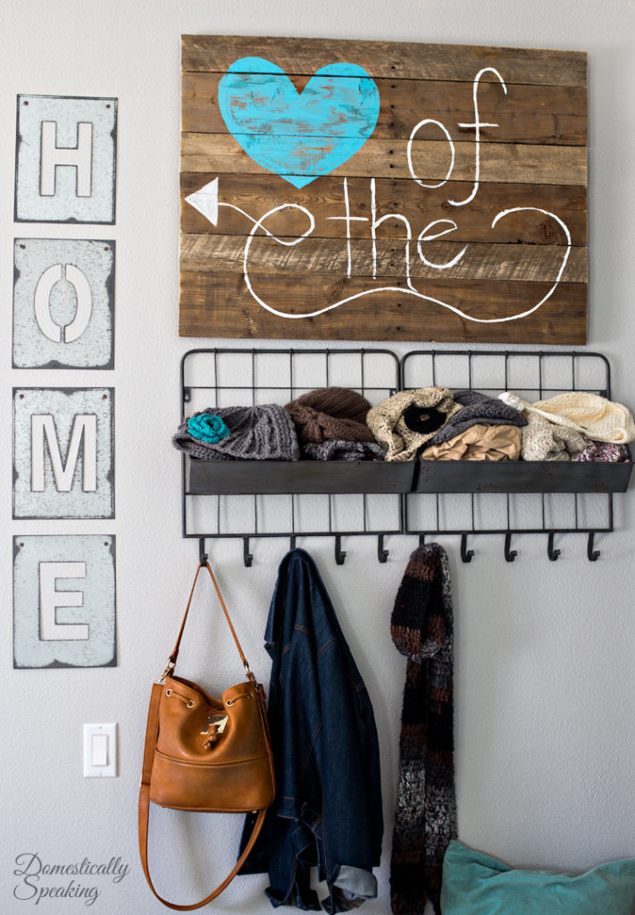 Make-Your-Own-Pallet-Sign-Heart-of-the-Home