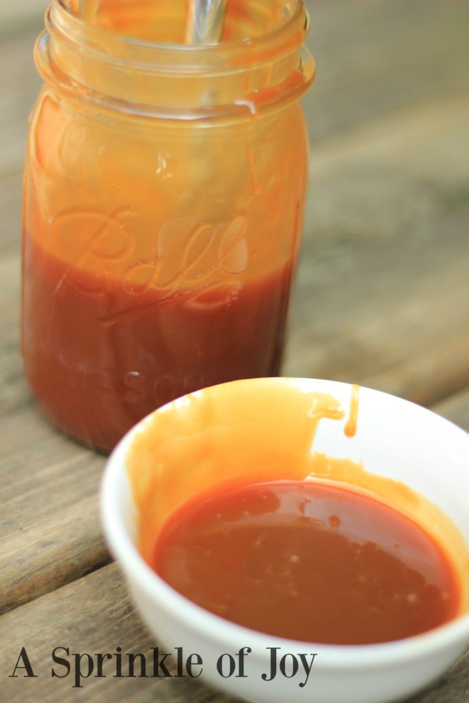 Salted Caramel Sauce| Are you looking for an easy caramel recipe to make at home. Then check this sauce it! Tastes greats in coffee, over ice cream, with apples. It's the best!
