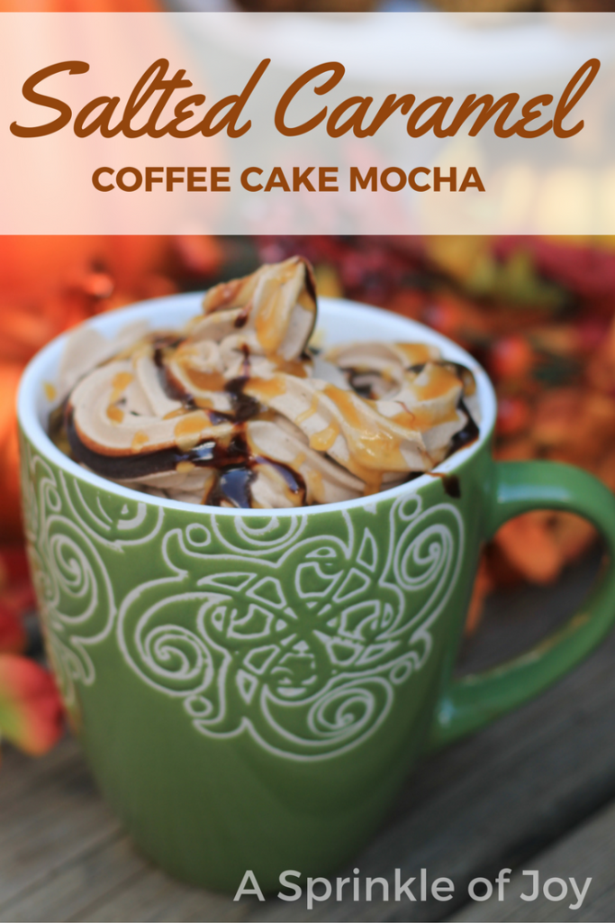 Salted Caramel Coffe Cake Mocha| #ad This coffee drink will help warm you up on a crisp Fall day. Salted caramel and coffee cake come together to create quite the treat. #CoffeeCreamerCombos