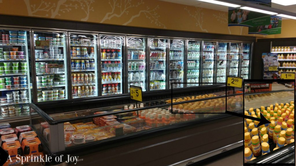 Salted Caramel Coffe Cake Mocha| #ad This coffee drink will help warm you up on a crisp Fall day. Salted caramel and coffee cake come together to create quite the treat. #CoffeeCreamerCombos