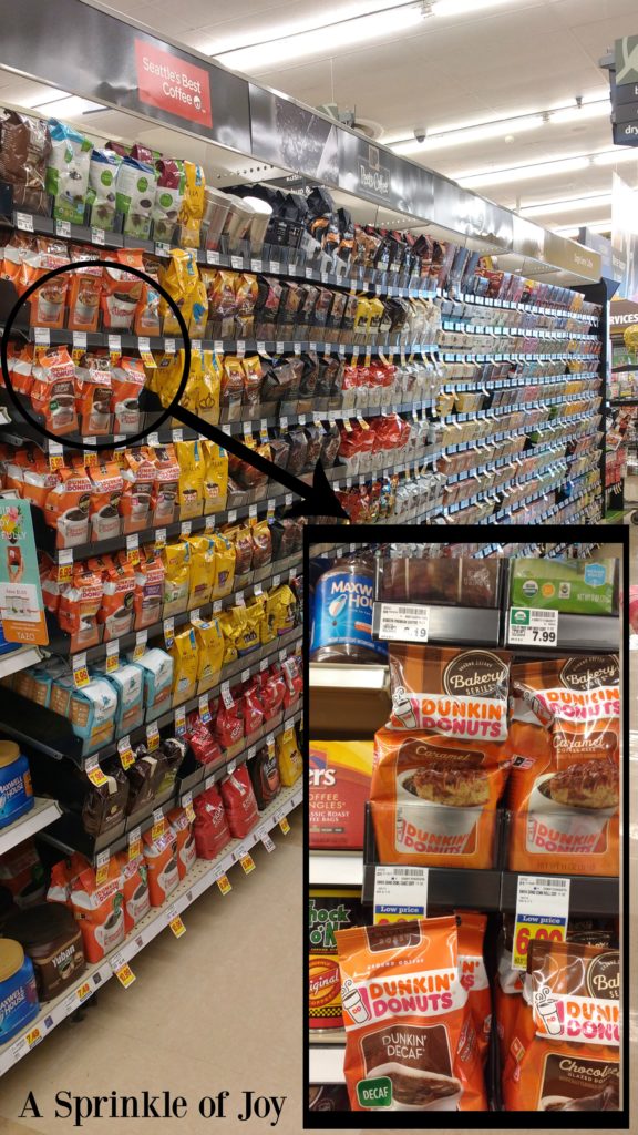 Salted Caramel Coffe Cake Mocha| #ad This coffee drink will help warm you up on a crisp Fall day. Salted caramel and coffee cake come together to create quite the treat. #CoffeeCreamerCombos