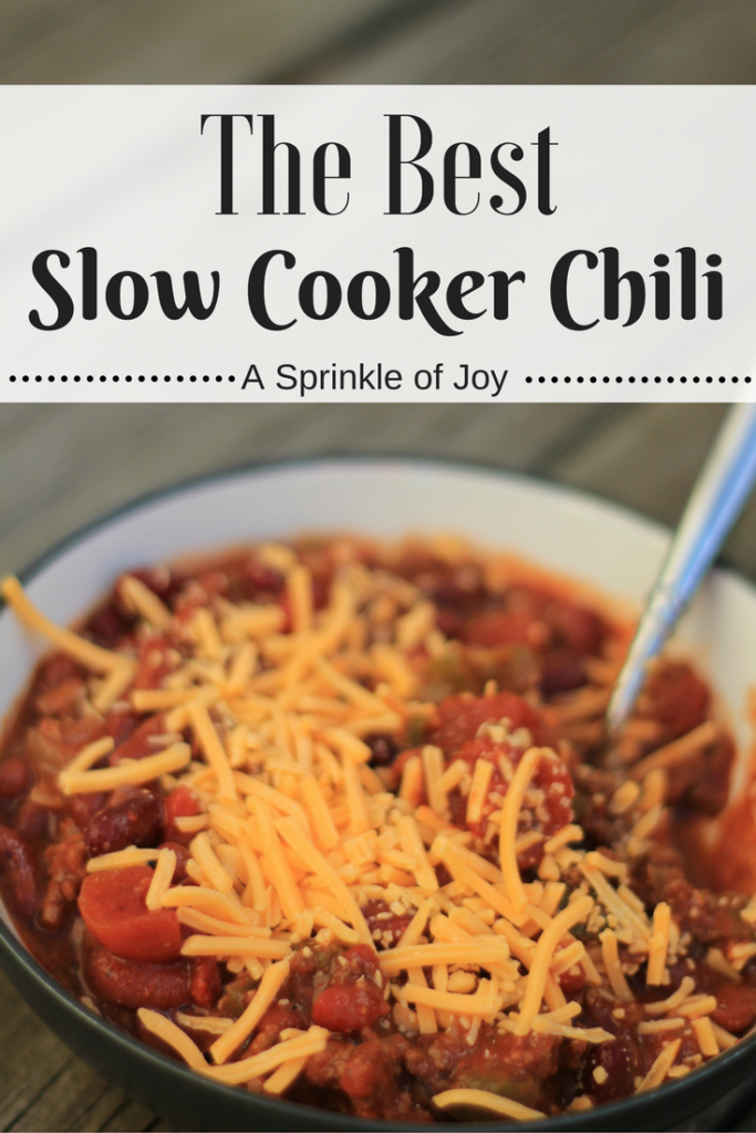 A simple and delicious crock pot chili. With just enough spice, it's sure to please everyone. #fall #crockpot #slowcooker