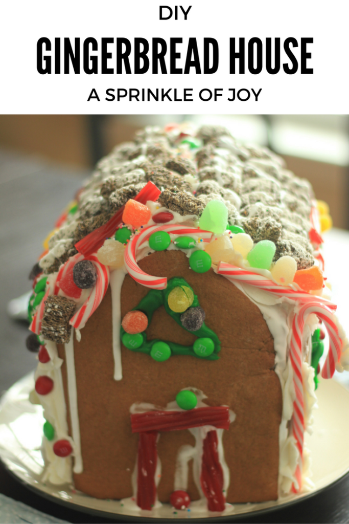 An easy way to make your own gingerbread house.