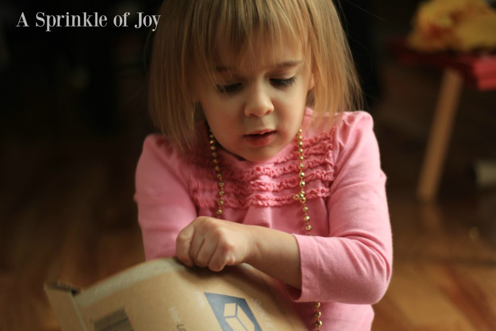 Do your little ones love getting mail as much as mine? Then check out Ben the Rooster! 