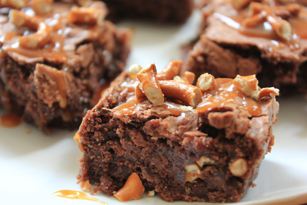 These easy to make salted caramel brownies are made with pretzels for an added crunch. They are so rich and fudgy. #chocolate #fall #saltedcaramel #brownies