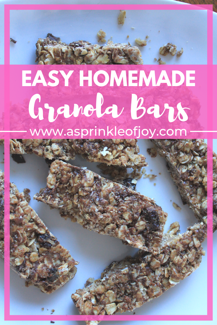 Easy no bake granola bars made with peanut butter and honey. #granolabars #peanutbutter #nobake
