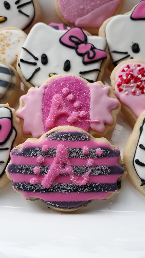 Check this out for a simple DIY Hello Kitty Birthday Party, #Hellokitty #DIY #Birthayparty