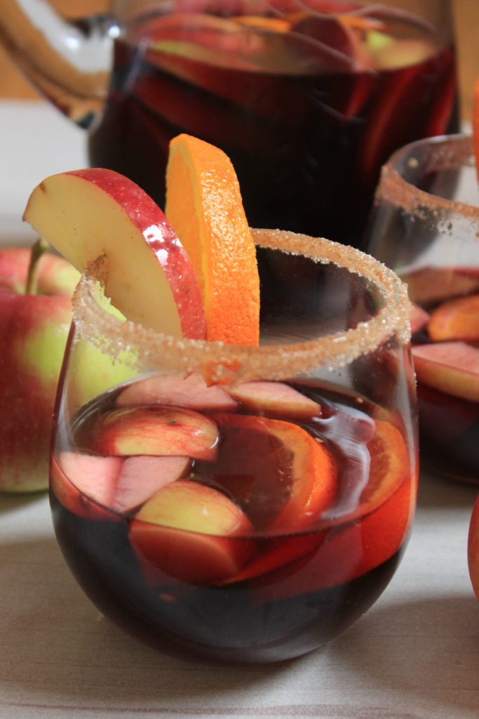 Looking for a taste of fall.  Make this easy red wine apple cider sangria.  It's sure to be a hit.  #fall #wine #applecider #sangria