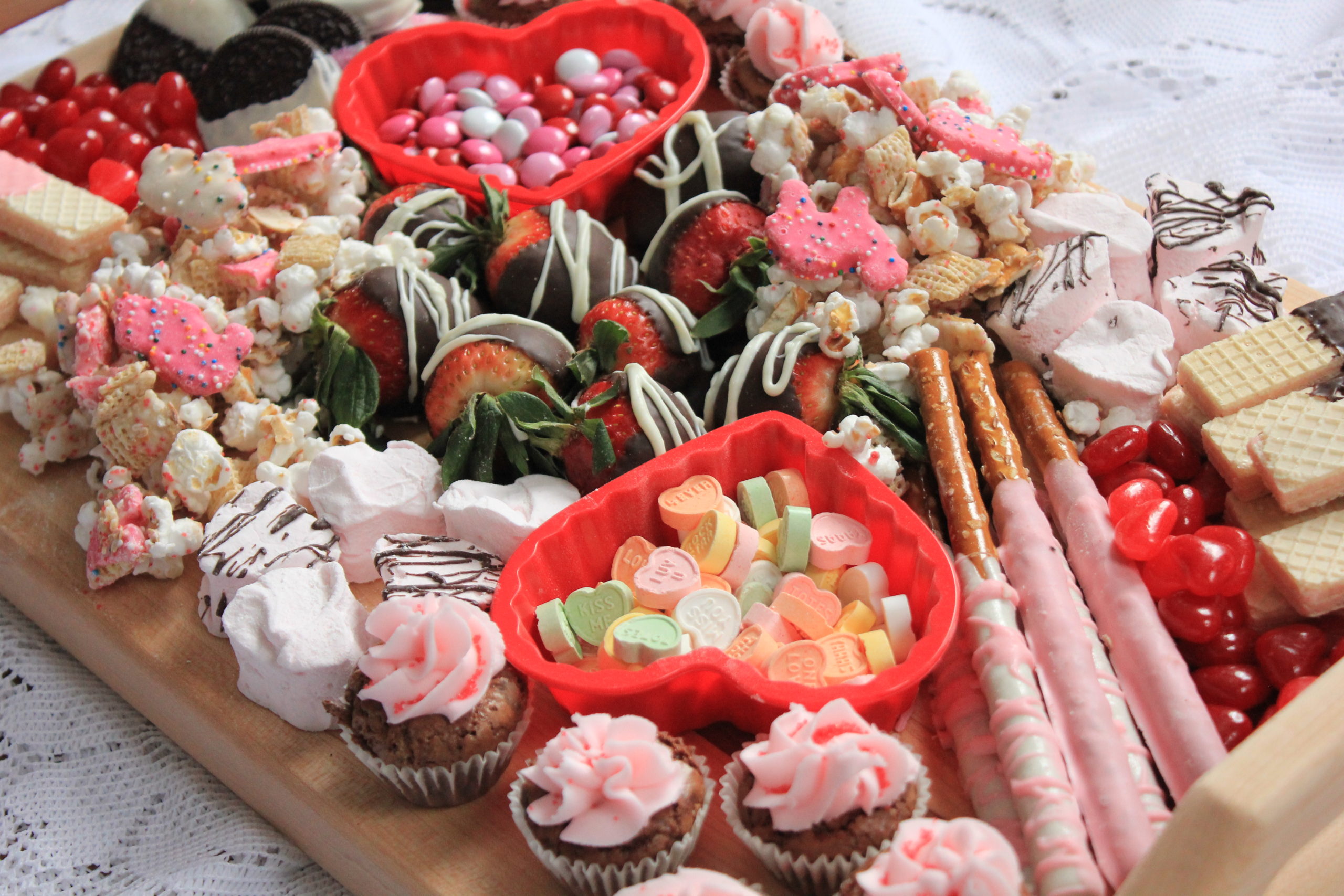 An easy Valentine's Day dessert charcuterie board.  #Valentines