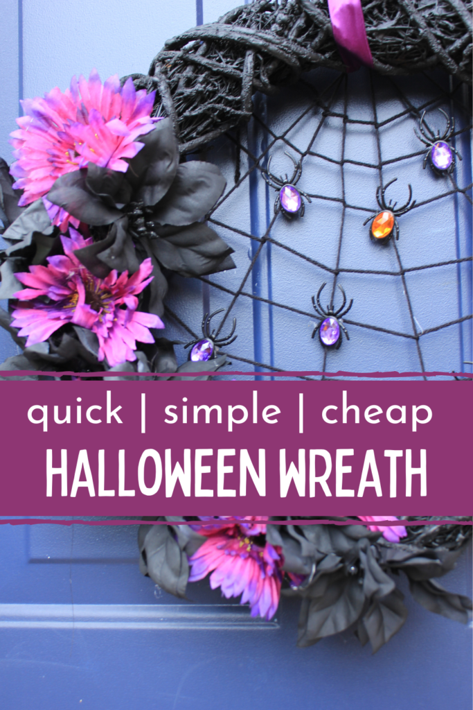 DIY Halloween wreath for the front door. Dollar Store Halloween wreath. Easy and cheap Halloween wreath for the front door. Inexpensive DIY Halloween Wreath