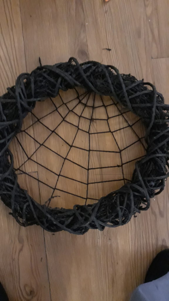 Inexpensive DIY Halloween Wreath