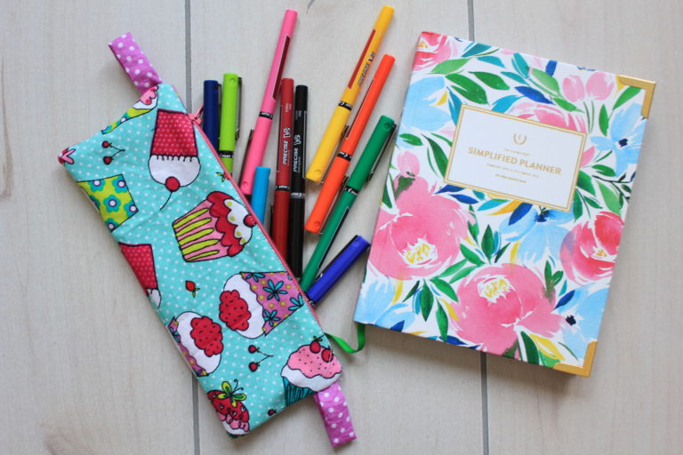 Easy DIY Zipper Pen Pouch